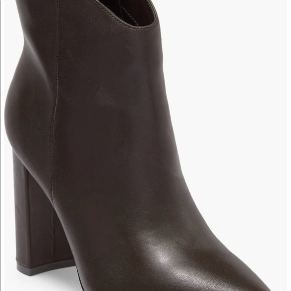 Pointy toe booties. - Picture 9 of 10